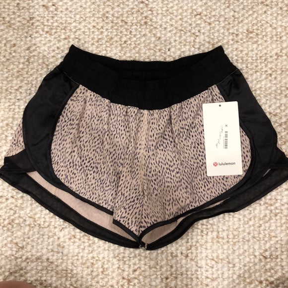 Lululemon Pants - Lululemon super squad short
